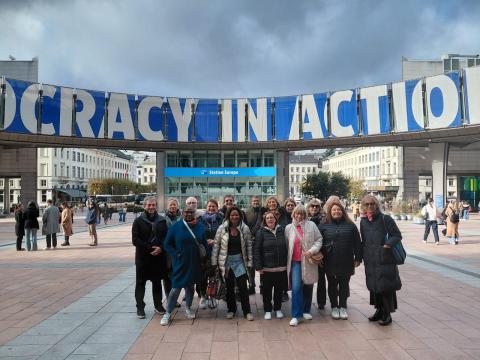 Sur l'Espace Léopold, devant le Parlement européen